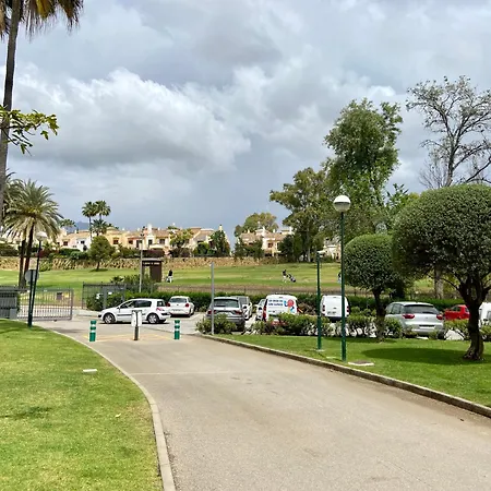 Con Vistas Y Terraza En Guadalmina Mad * 马尔韦利亚