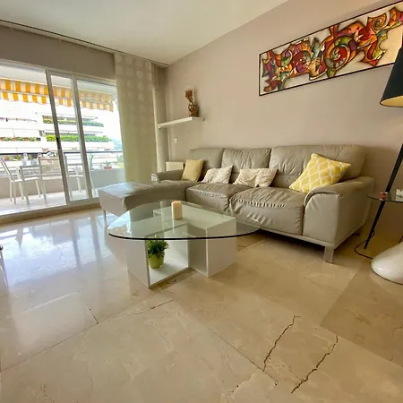 Con Vistas Y Terraza En Guadalmina Mad * 马尔韦利亚