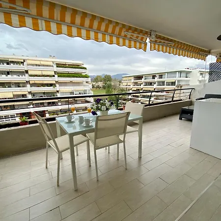 Con Vistas Y Terraza En Guadalmina Mad 马尔韦利亚